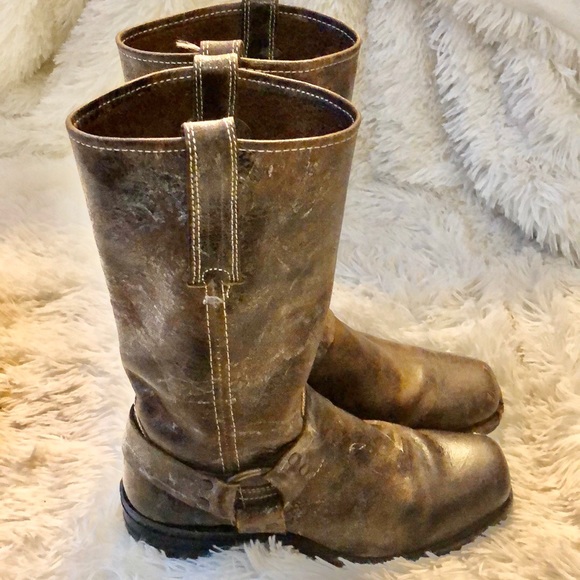 Frye Other - Frye brown leather distressed boots Size 8.5